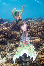 Lade das Bild in den Galerie-Viewer, Meerjungfrauenschwanz aus Silikon